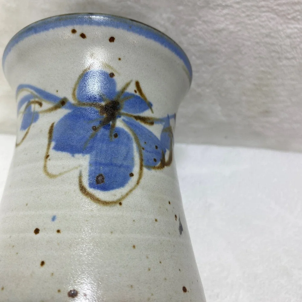 VTG Studio‎ Pottery Speckled Stoneware Vase Blue Floral Signed Makeup Brushes